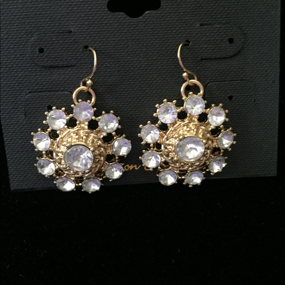 Jewelry - Picture 6 of 8